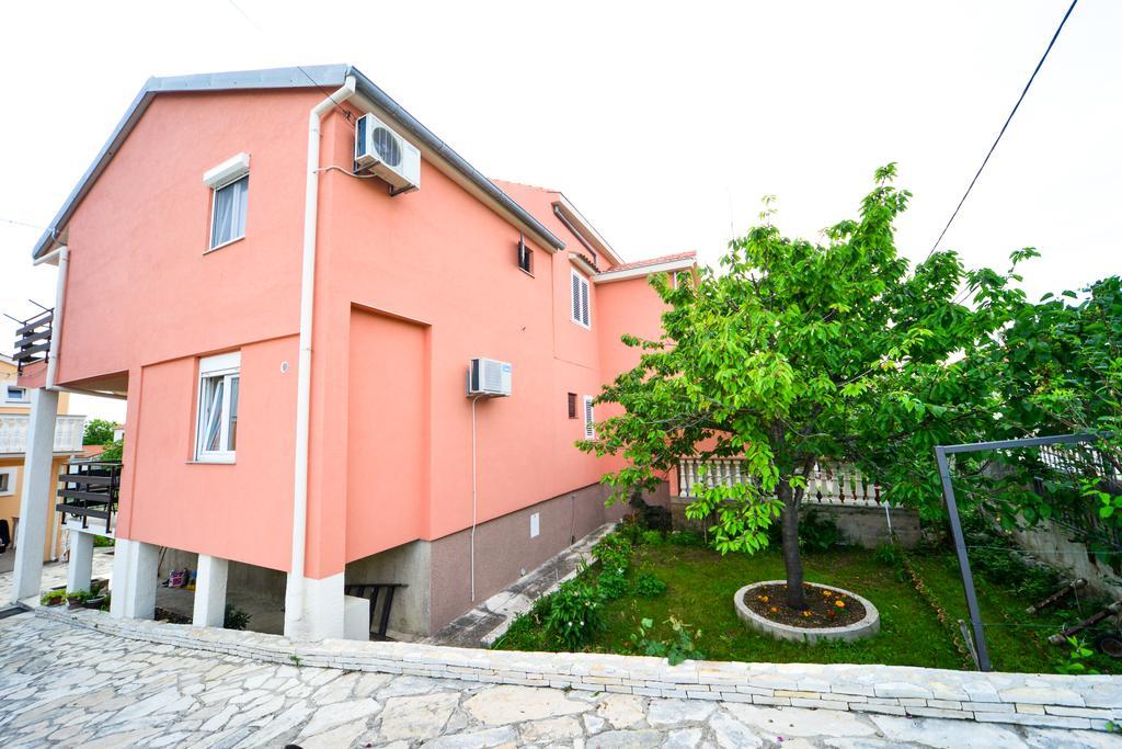 Apartments Valentina Petrčane Exterior foto